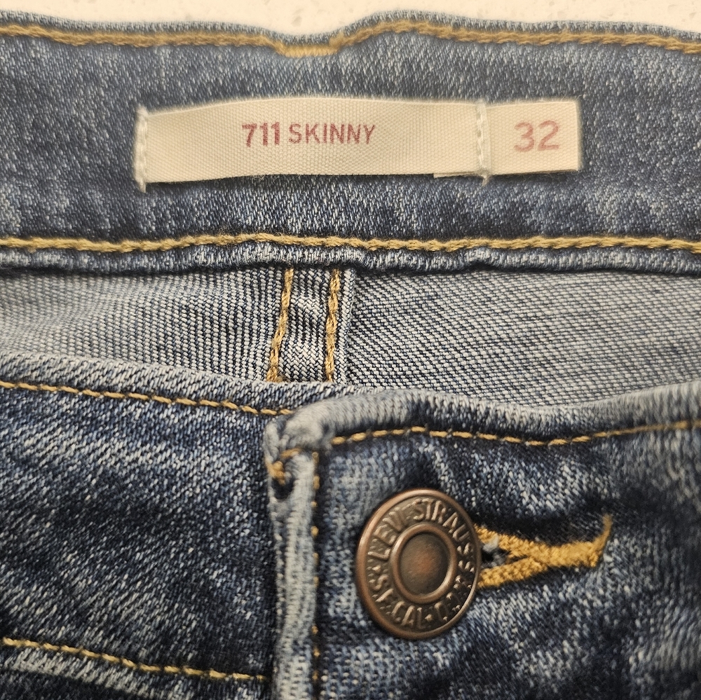 Levi Strauss & CO